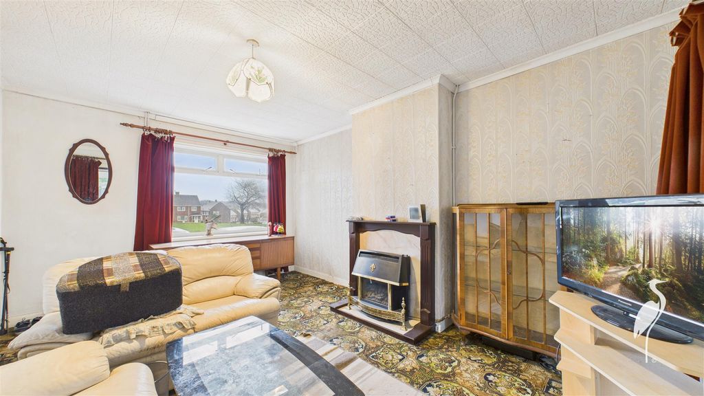 Property photo 2 of 19 Lounge