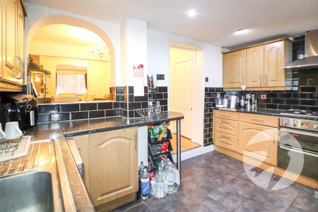 Property photo 3 of 13 Picture No. 10