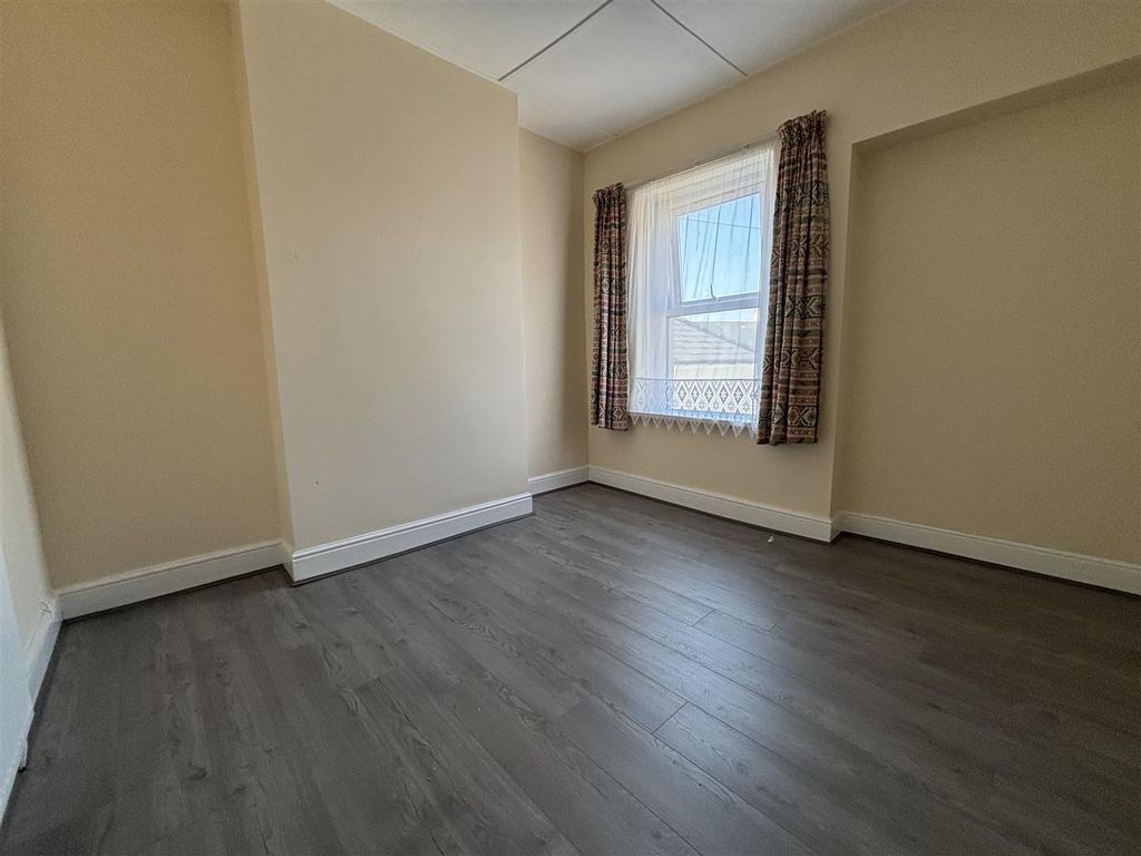 Property photo 2 of 10 Living Room 2