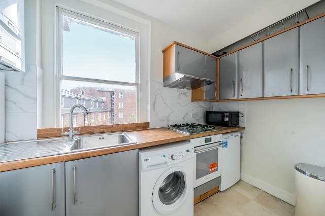 Property photo 2 of 11 Kitchen
