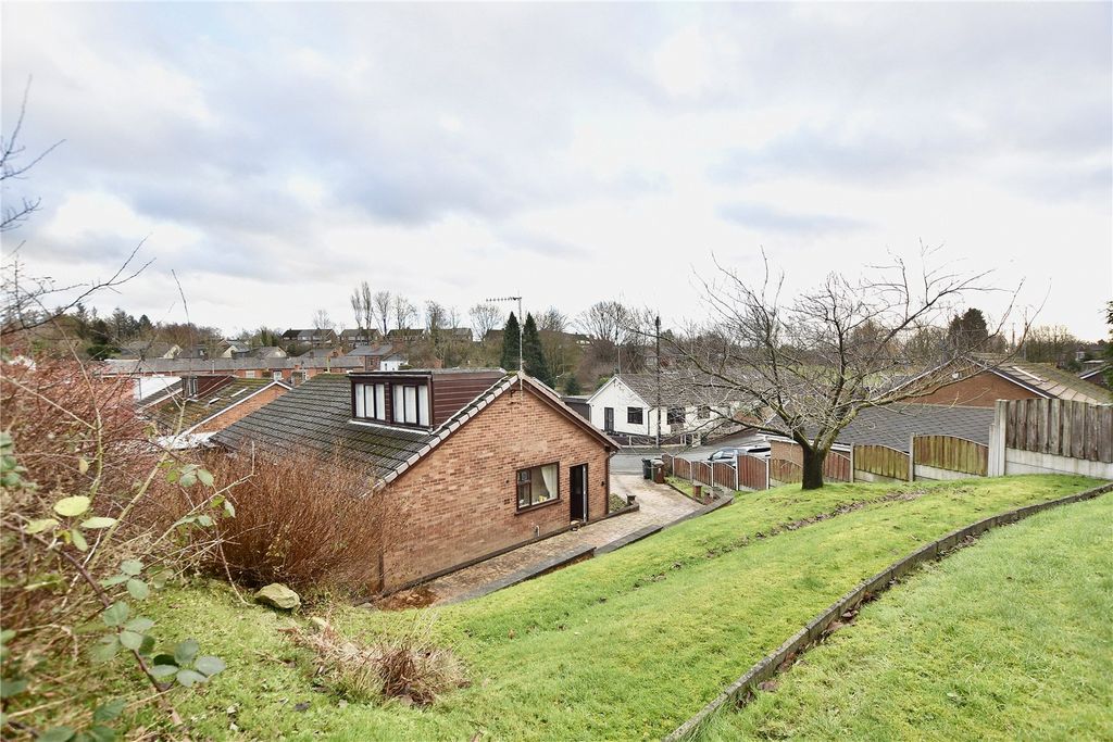 Property photo 2 of 18 Garden