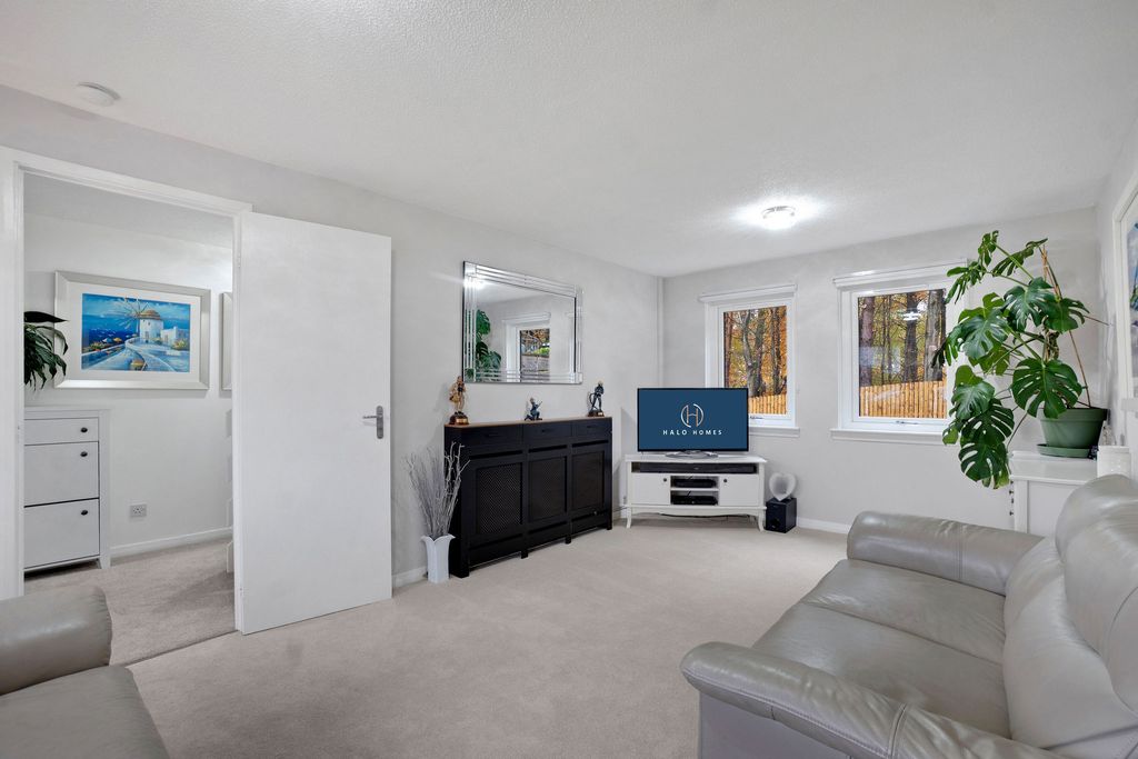 Property photo 2 of 26 Lounge