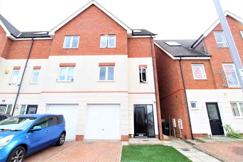 Property photo 1 of 11 Na