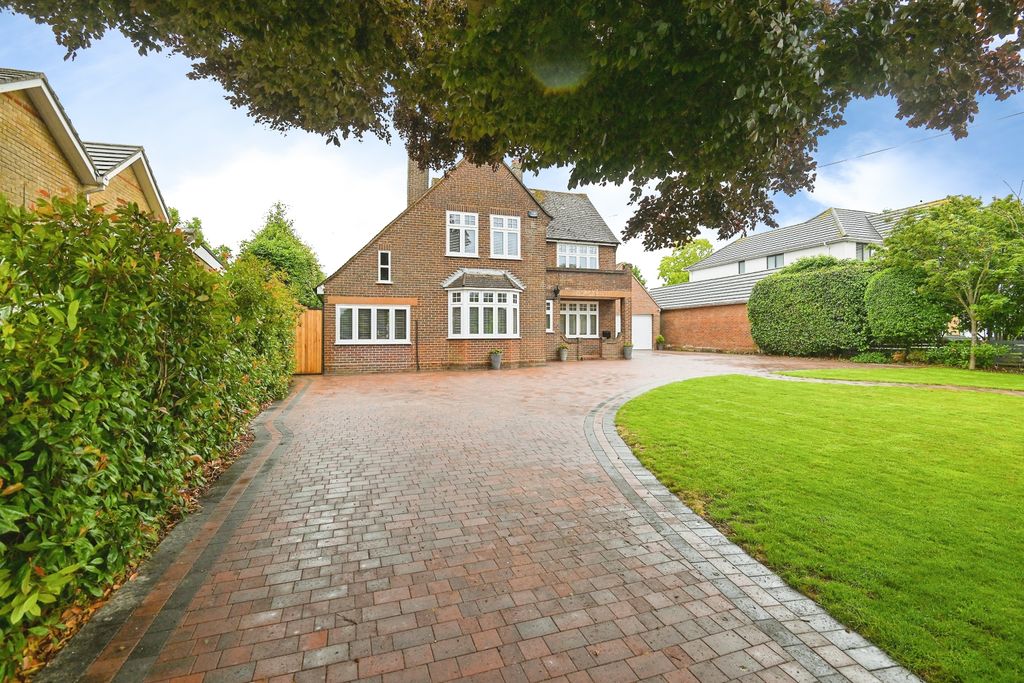 Property photo 1 of 29