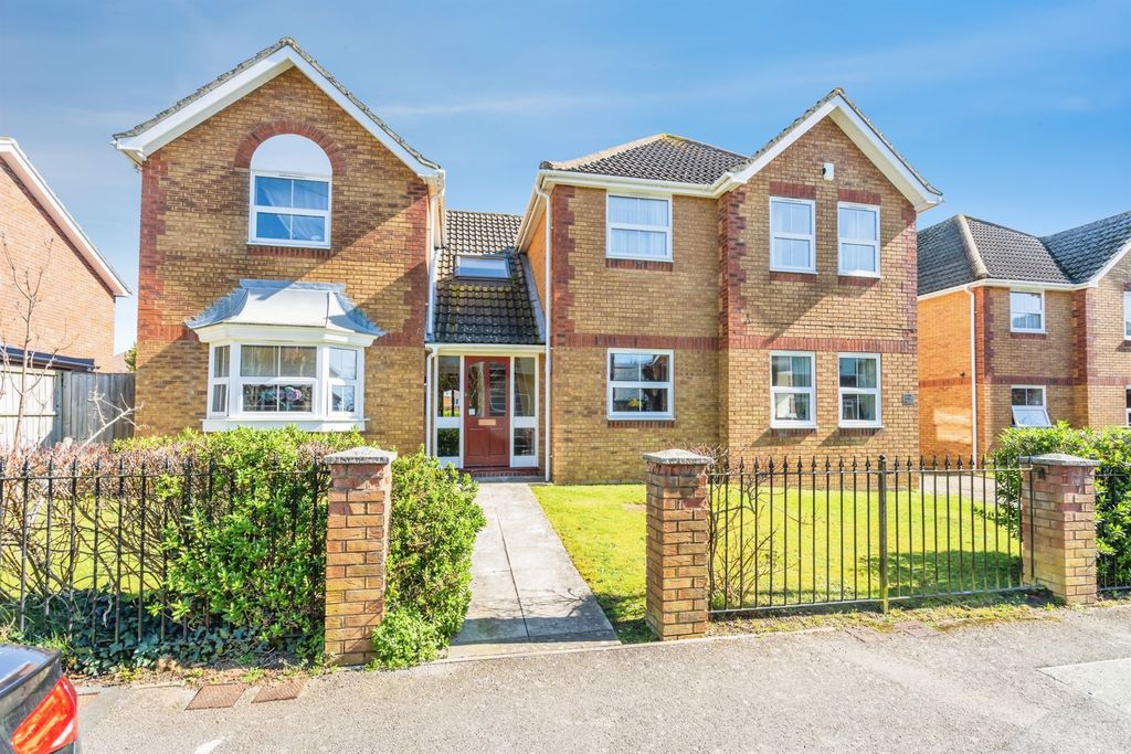 Property photo 1 of 9