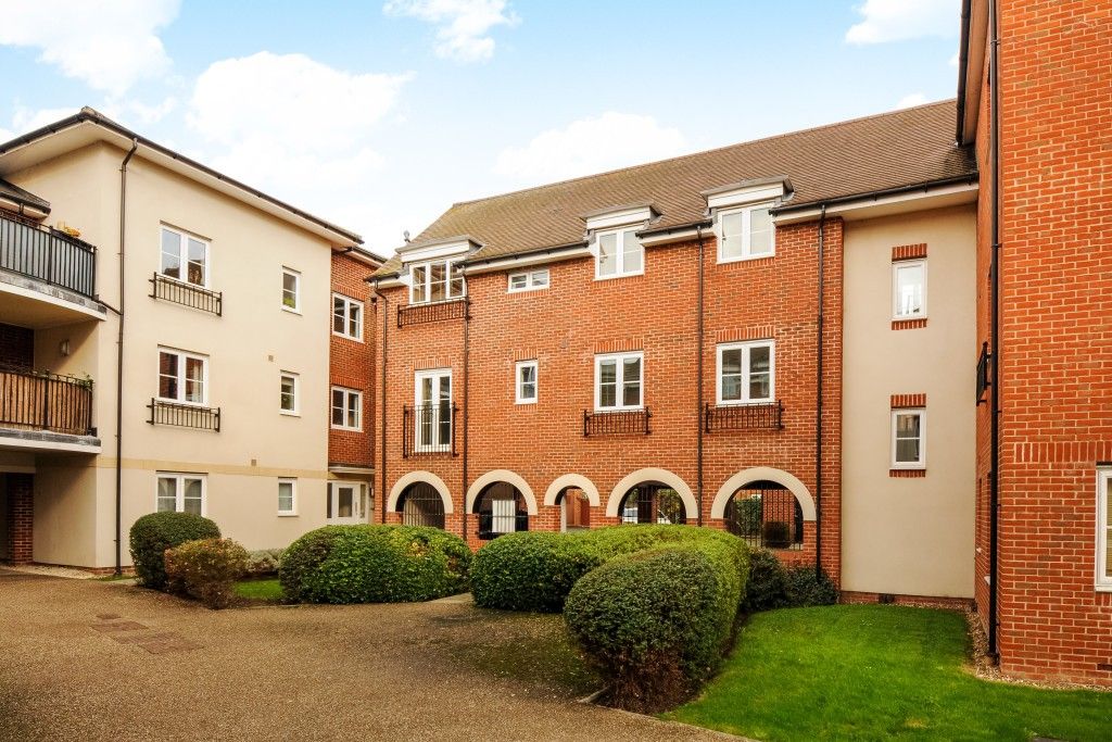 Property photo 1 of 9 Front Aspect (Main)