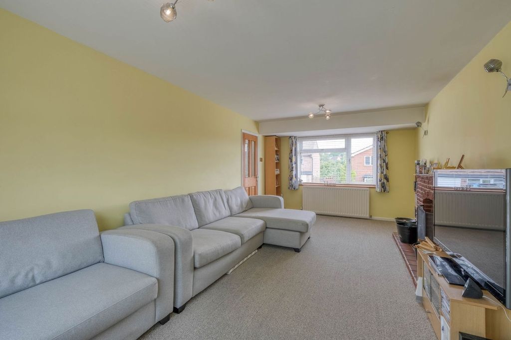 Property photo 3 of 28