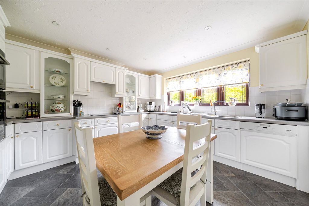 Additional image 5 of 3 bed bungalow for saleLiphook, Hampshire GU30