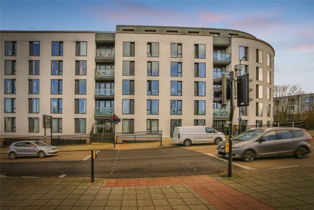 Property photo 2 of 8 Picture No. 19