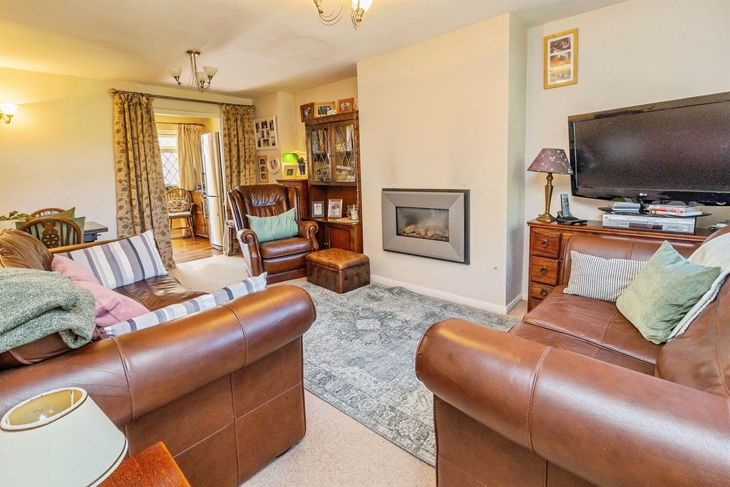 Property photo 3 of 17