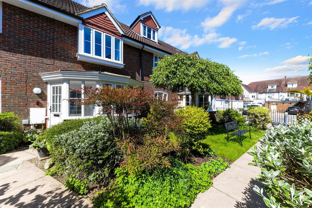 Property photo 1 of 15 Briarwood, 7- (11).Jpg