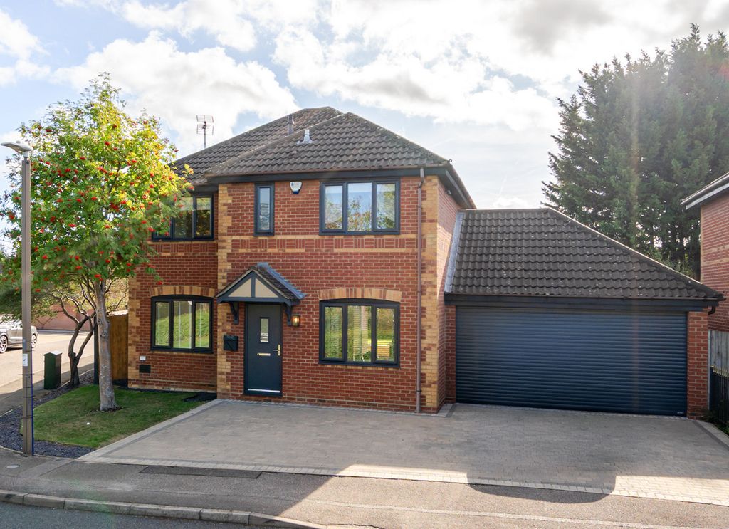 Property photo 1 of 33