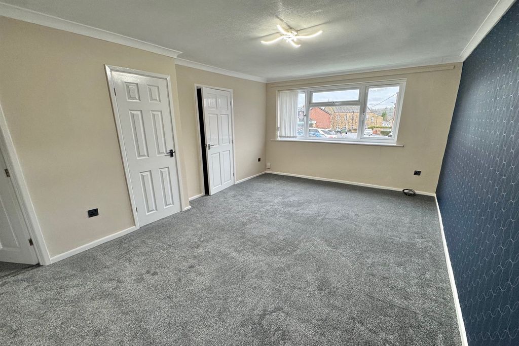 Property photo 2 of 6 Living Room