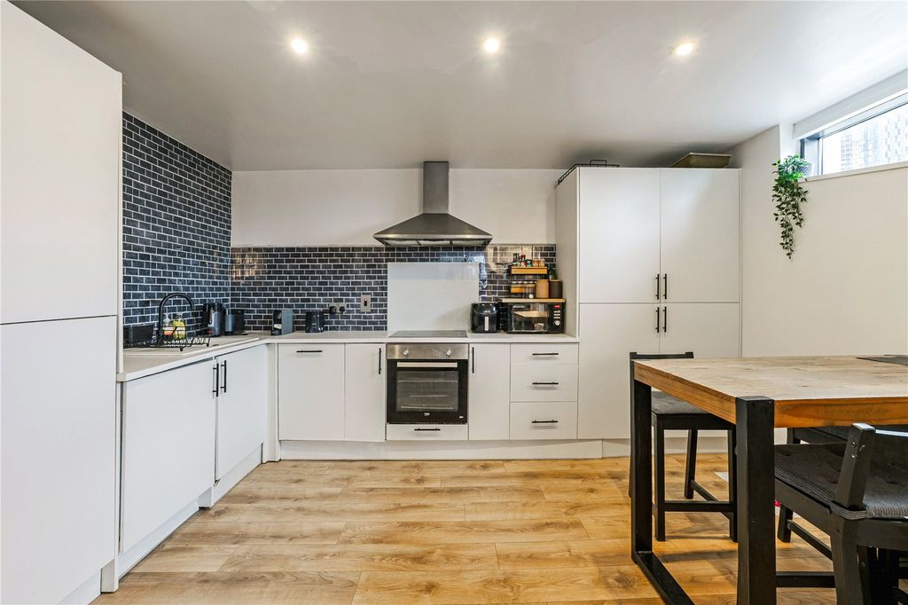 Property photo 3 of 13 Kitchen