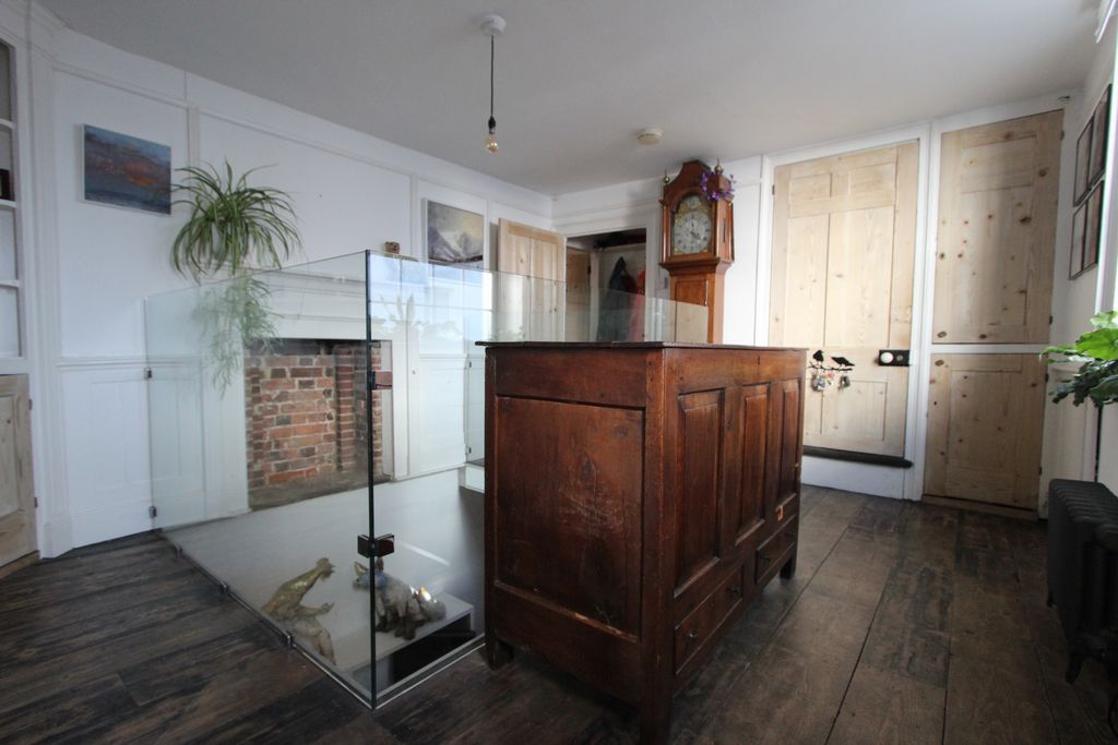 Property photo 2 of 11 Photo 2