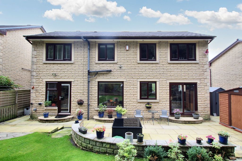 Property photo 3 of 28