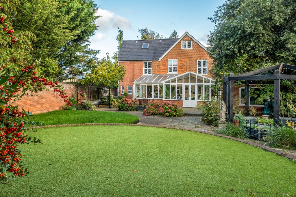 Property photo 1 of 58 Picture No. 53