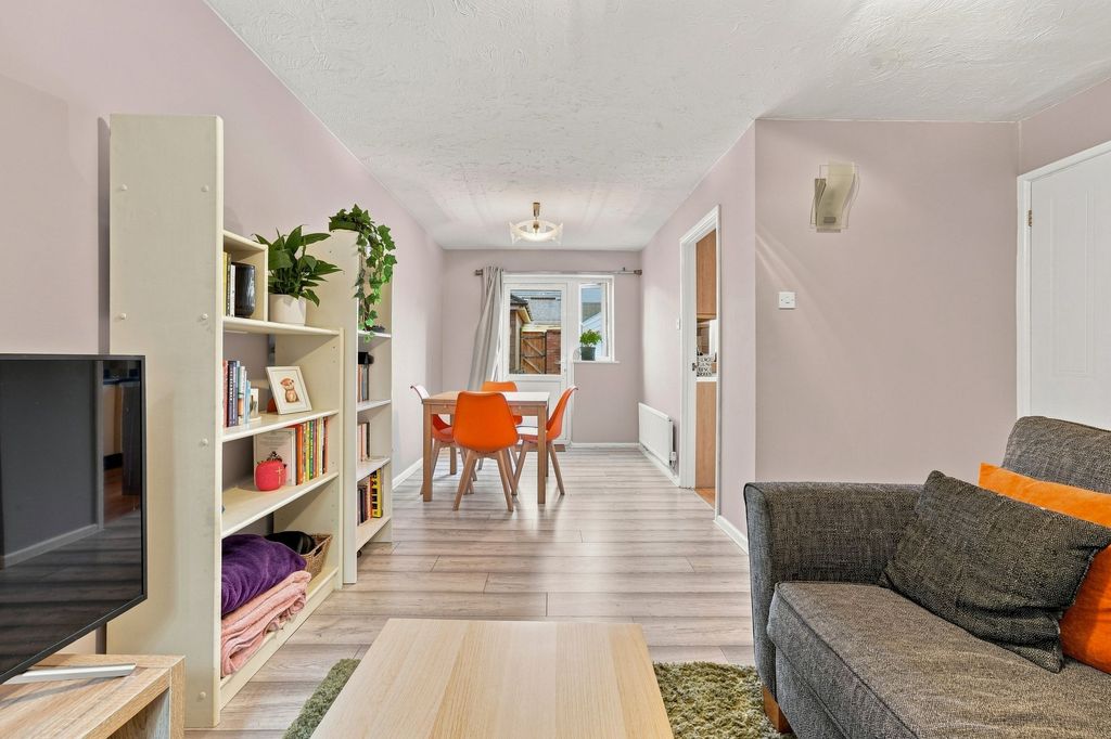 Property photo 1 of 27