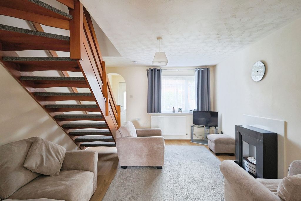 Property photo 3 of 17 Photo