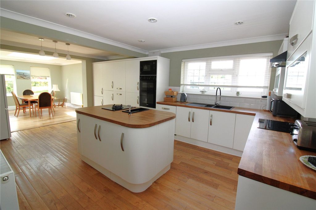 Property photo 2 of 23 Picture No. 36