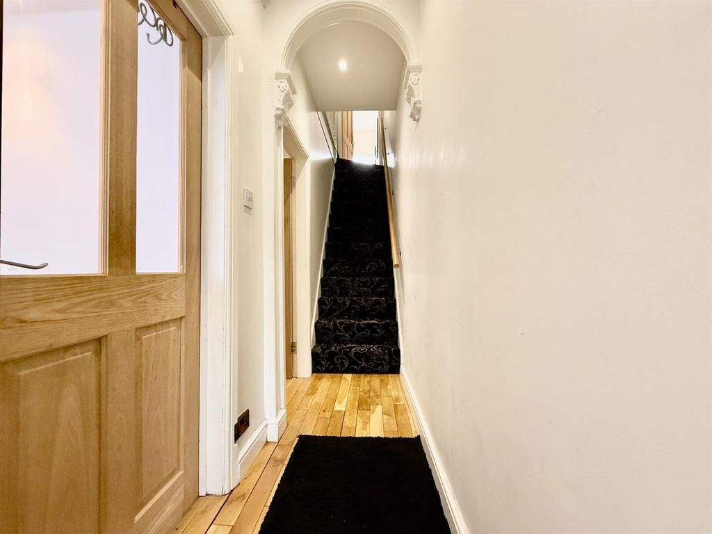 Property photo 3 of 17 3