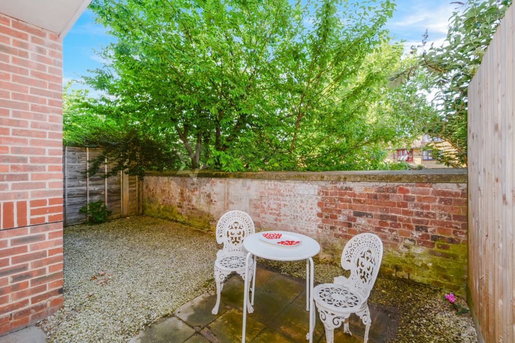 Property photo 2 of 14 Photo 8