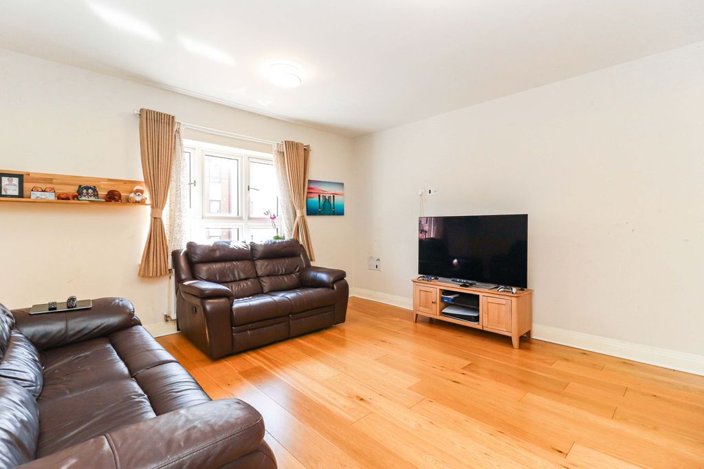 Property photo 2 of 22