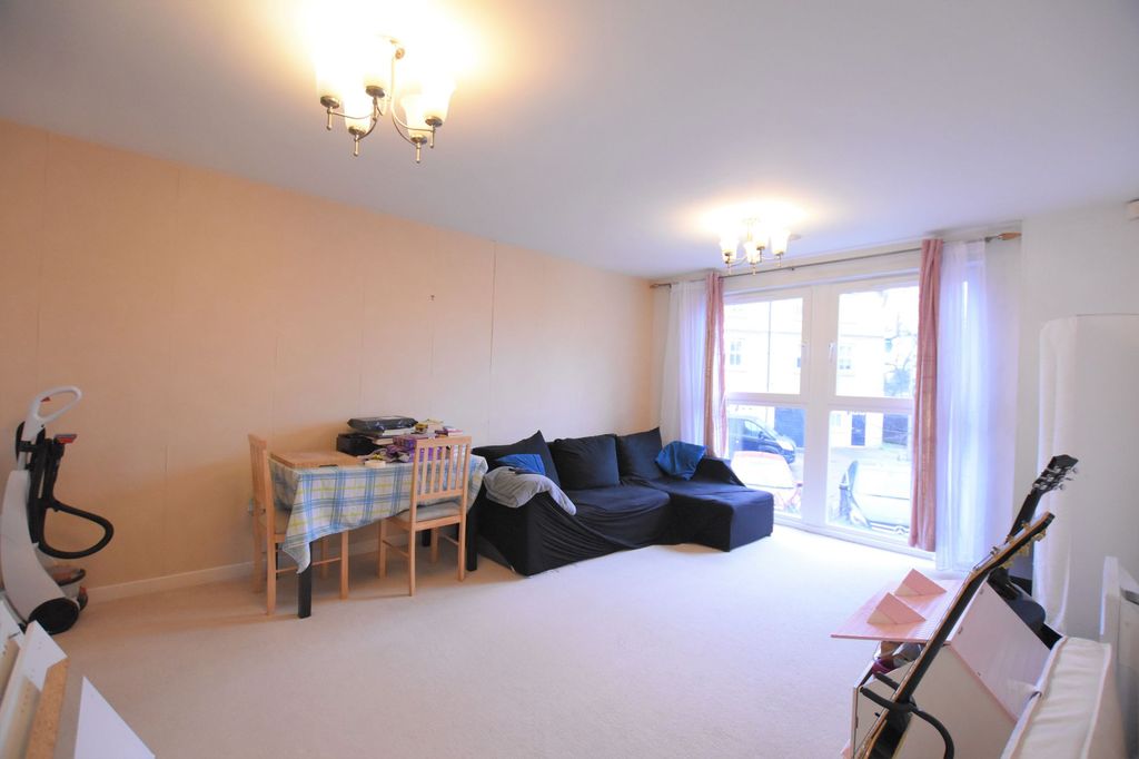 Property photo 2 of 7