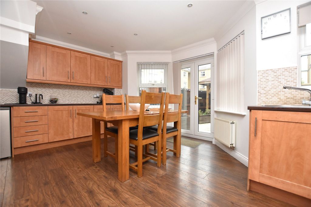 Property photo 3 of 23 Picture No. 19