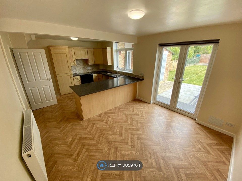 Property photo 2 of 18 Kitchen Diner
