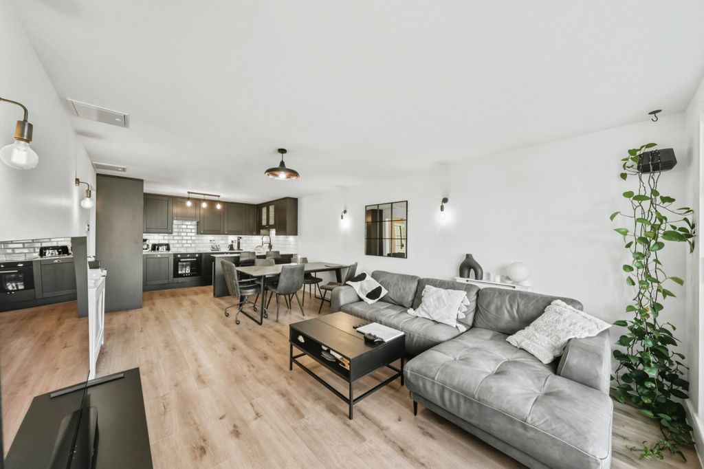 Property photo 1 of 23 Screenshot334