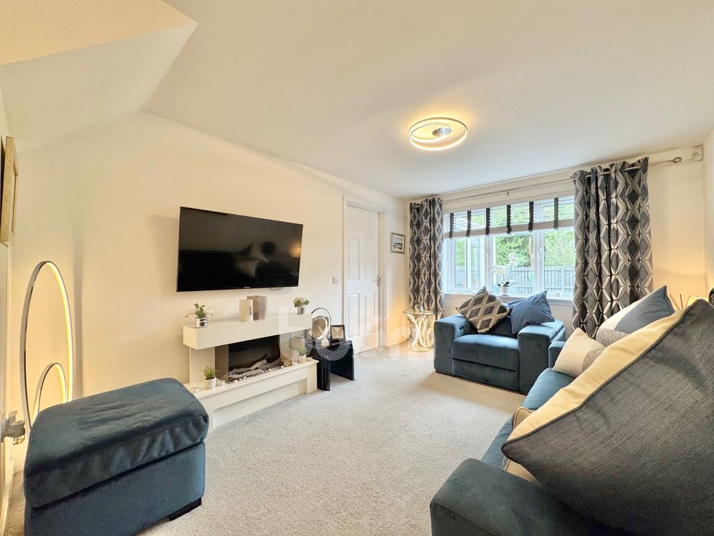 Property photo 2 of 27 Annickbank Wynd, Irvine Lounge