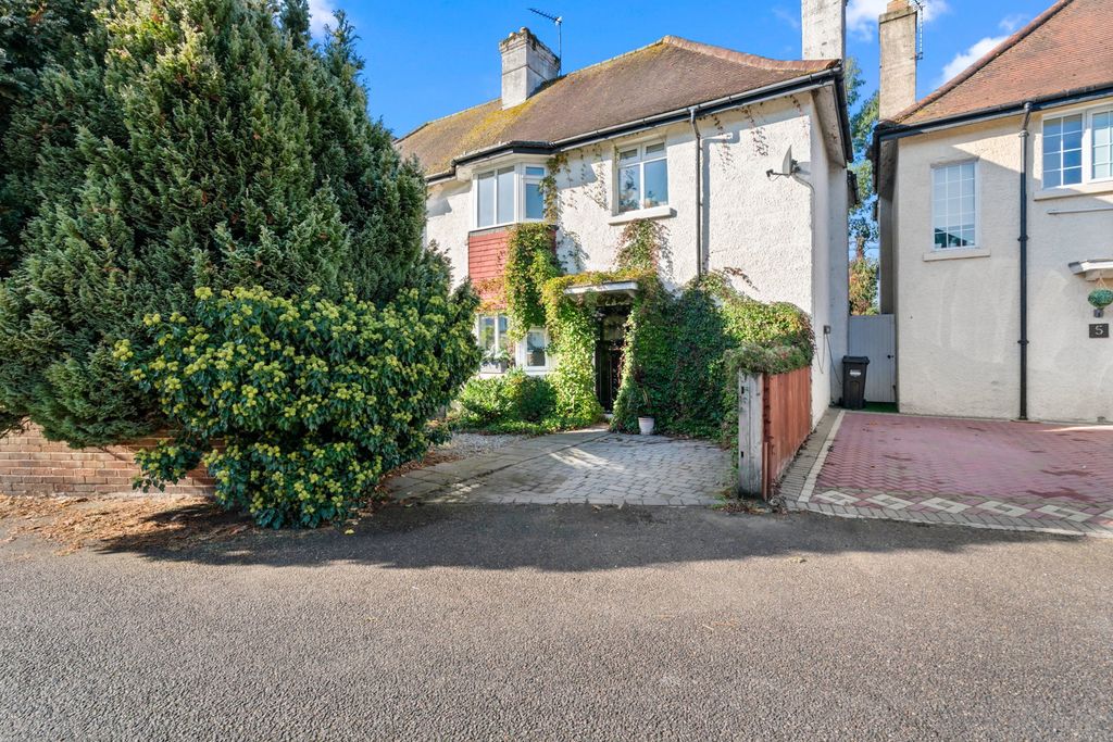 Property photo 3 of 33