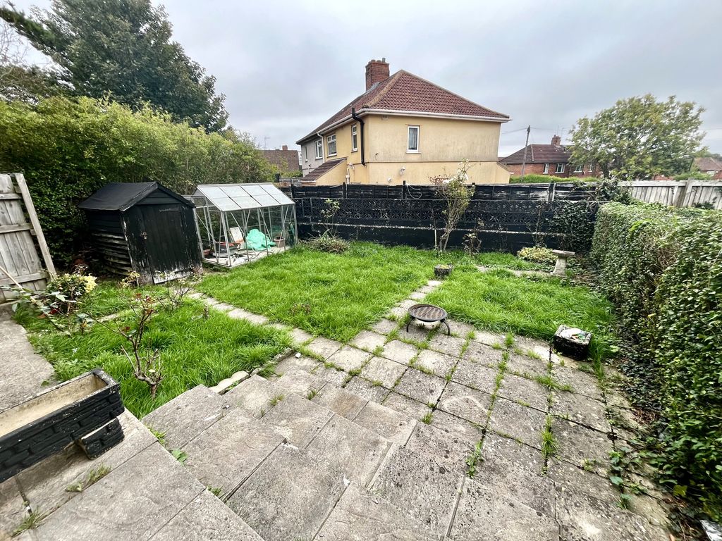 Property photo 2 of 14 Garden