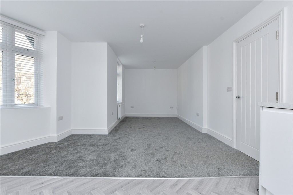 Property photo 3 of 13 Lounge/Diner