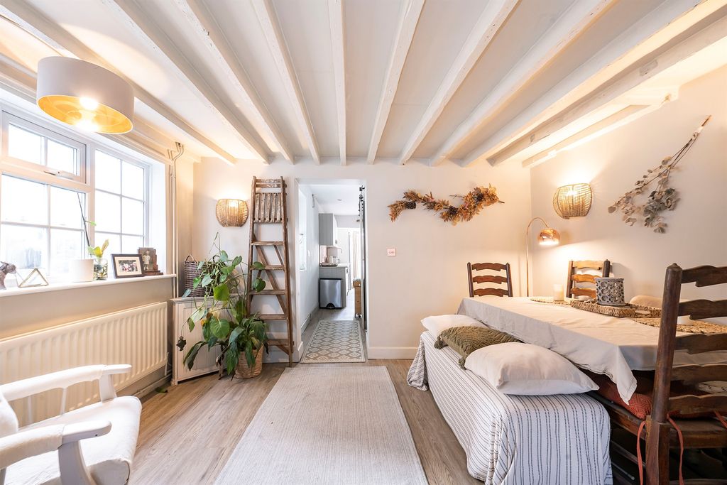 Property photo 3 of 25