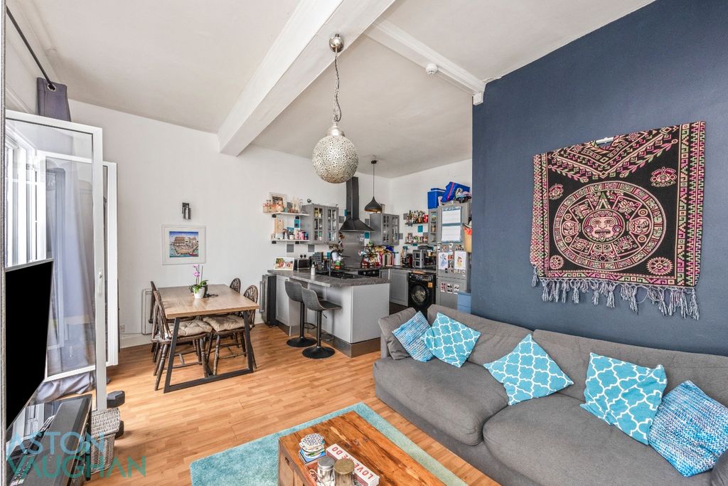 Property photo 1 of 12 6112610