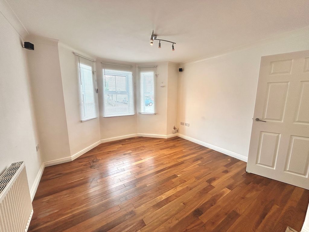 Property photo 1 of 9 View