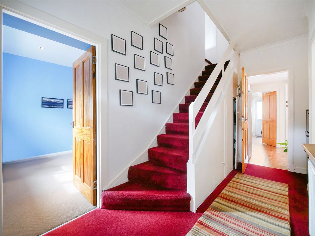 Property photo 2 of 19 Hallway