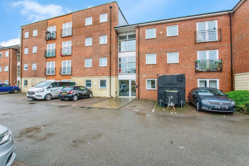 Property photo 1 of 8