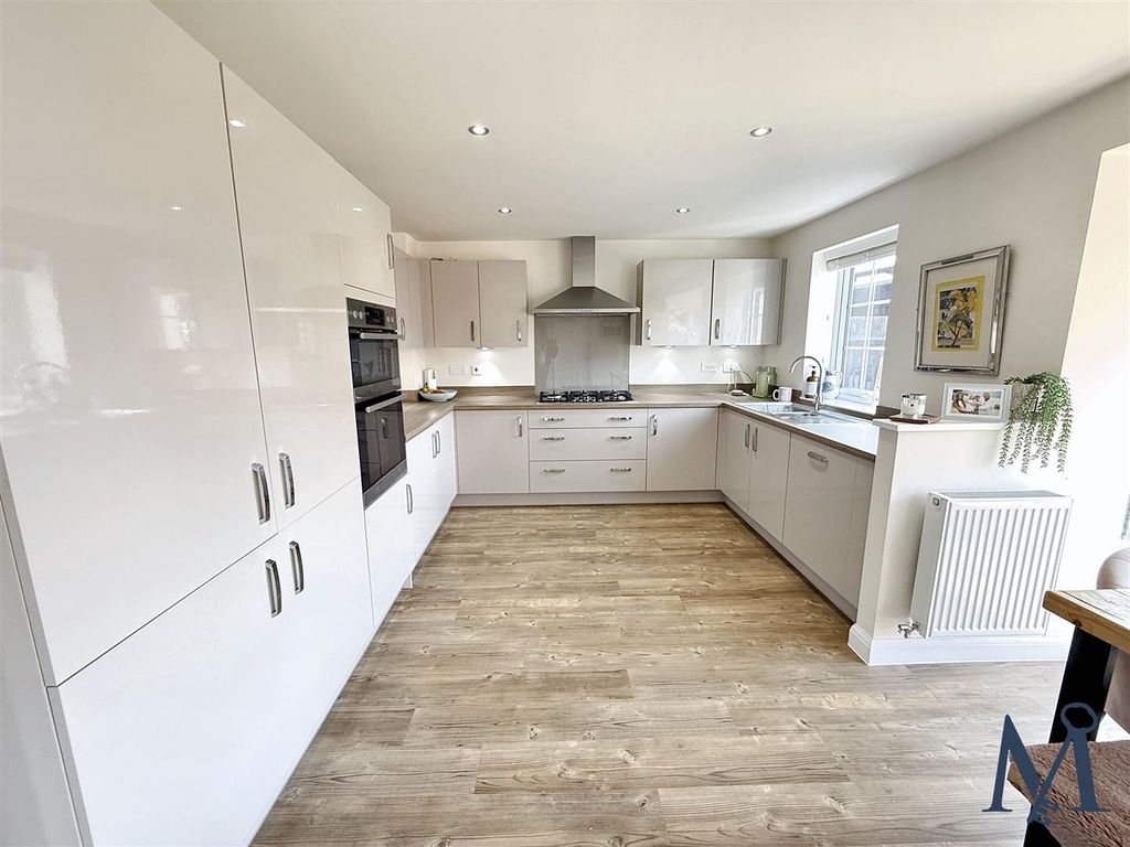 Property photo 3 of 22 Kitchen Diner