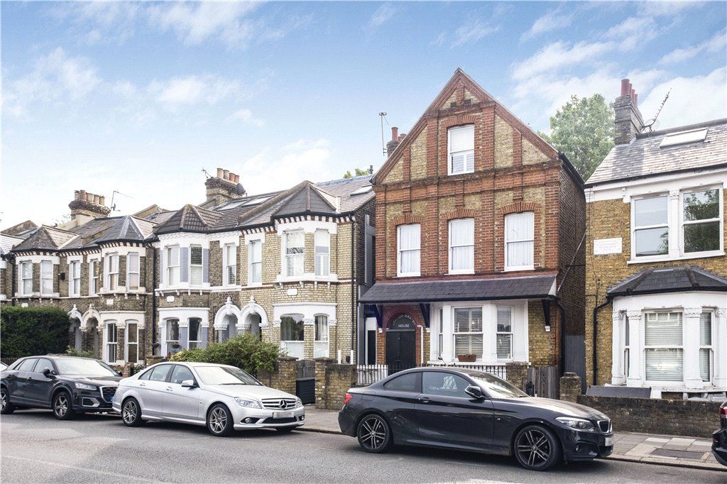 Property photo 1 of 9 Exterior