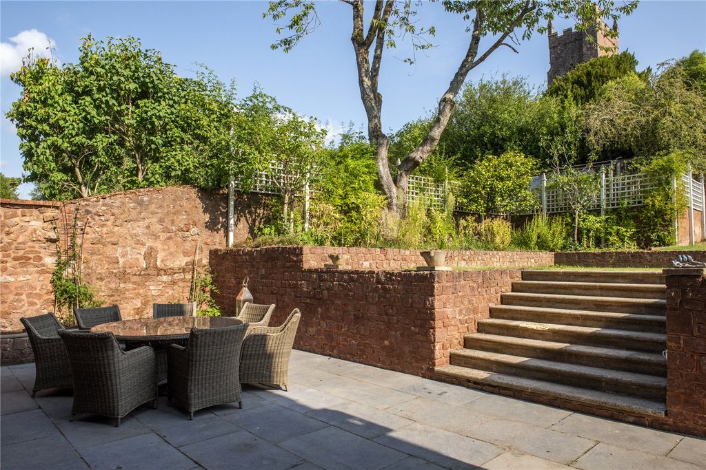 Property photo 3 of 20 Garden Terrace