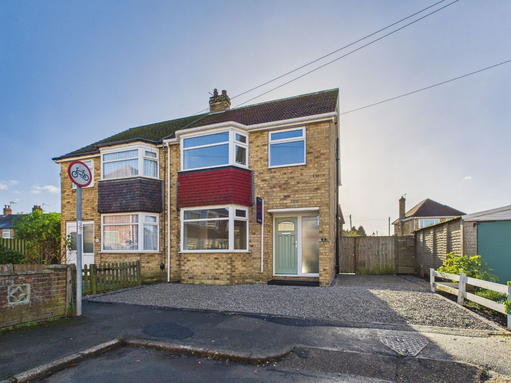 Property photo 1 of 12 4652773