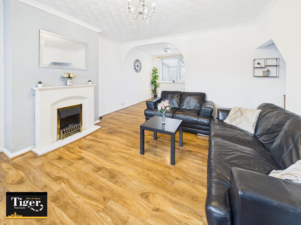 Property photo 2 of 13 Cam02176G0-Pr0769-Still001