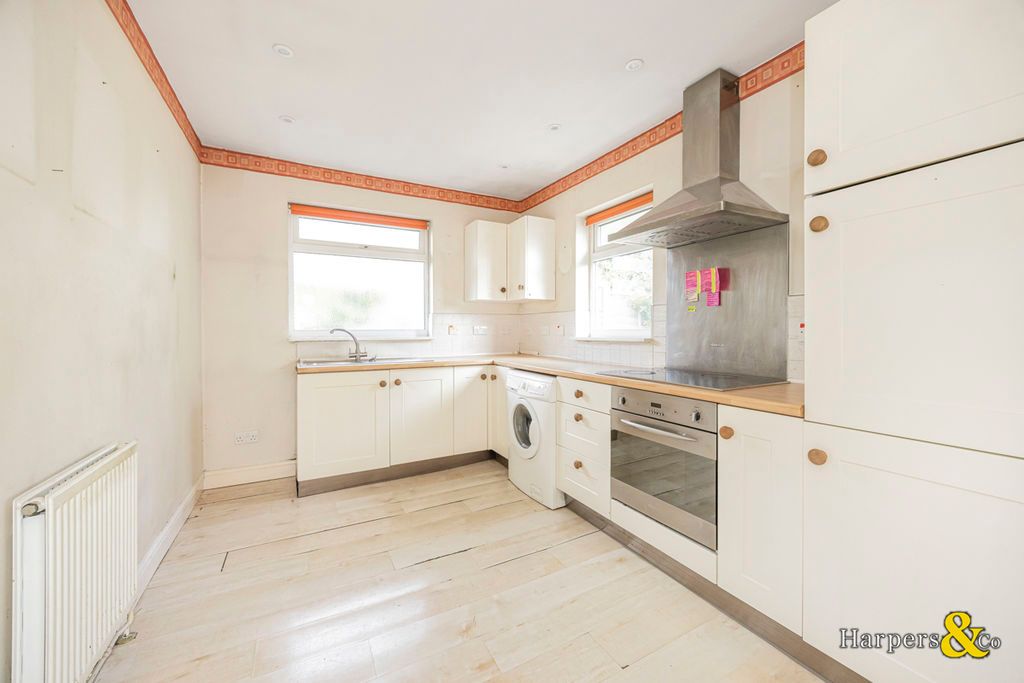 Property photo 2 of 14 Photo 8