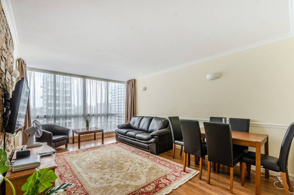 Property photo 2 of 6