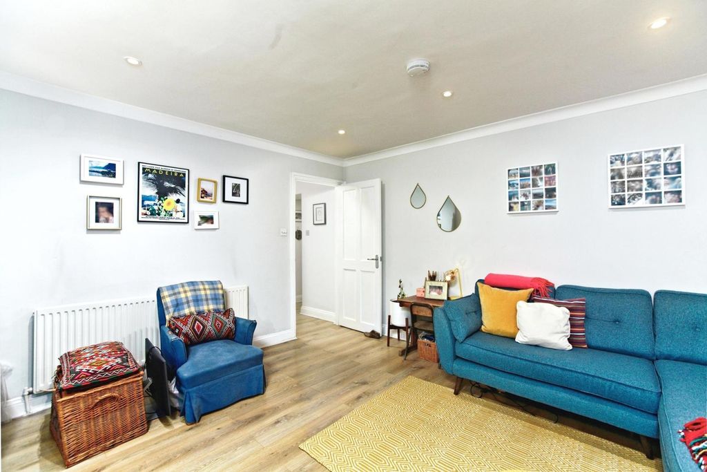 Property photo 1 of 15 Pbox-Img.Jpg