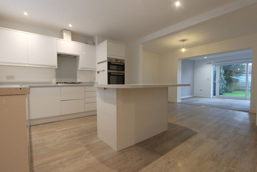 Property photo 2 of 11 Photo 3