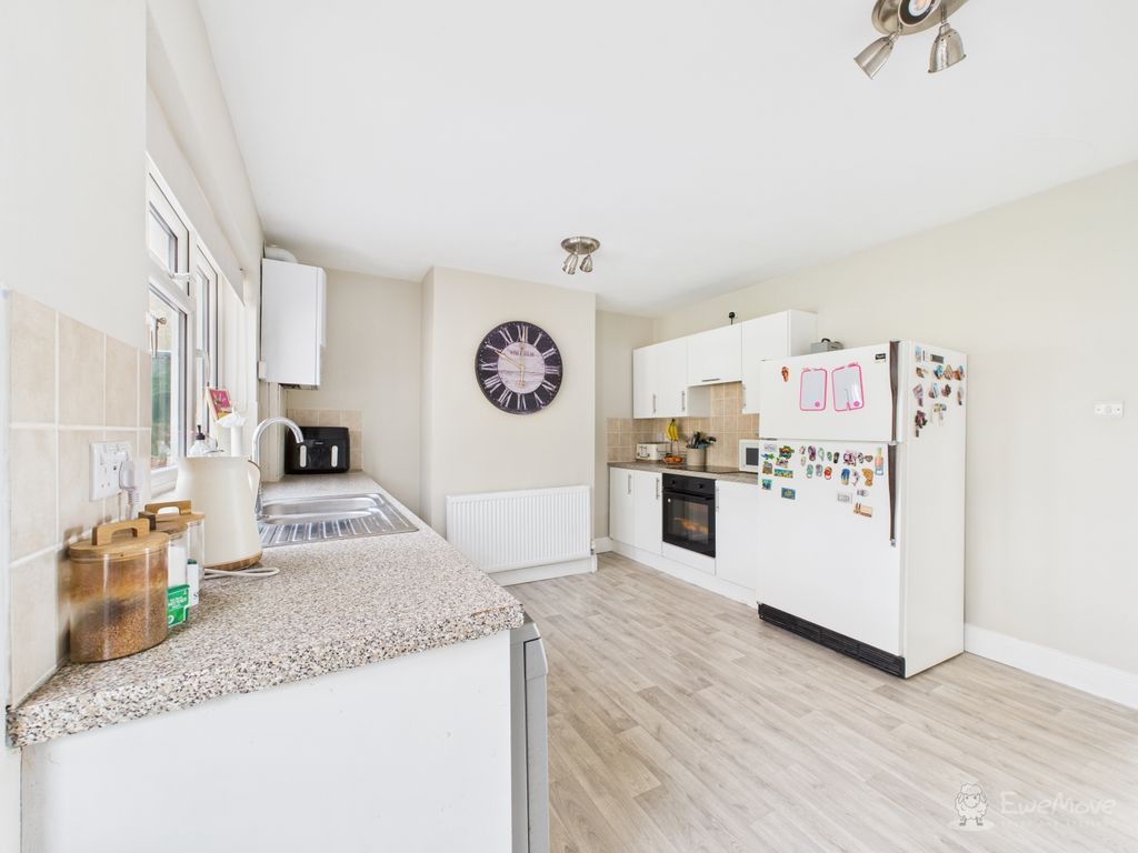 Property photo 3 of 20 Kitchen Diner- Mark Stephens Ewemove Newmarket And